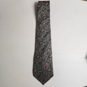 Oscar de la Renta Couture Dark Green Paisley Silk Tie